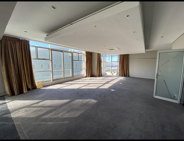 343M² OFFICE TO LET IN WOODSTOCK